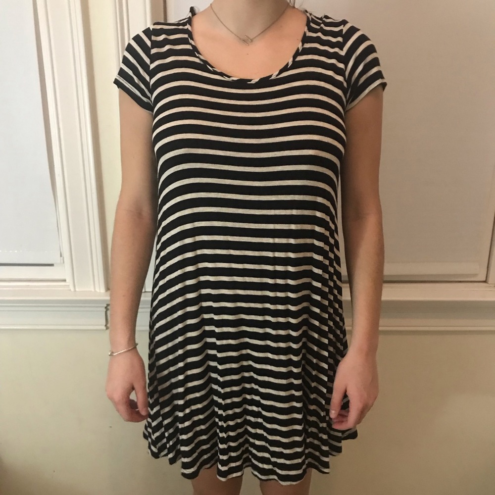 FOREVER 21 T-SHIRT DRESS